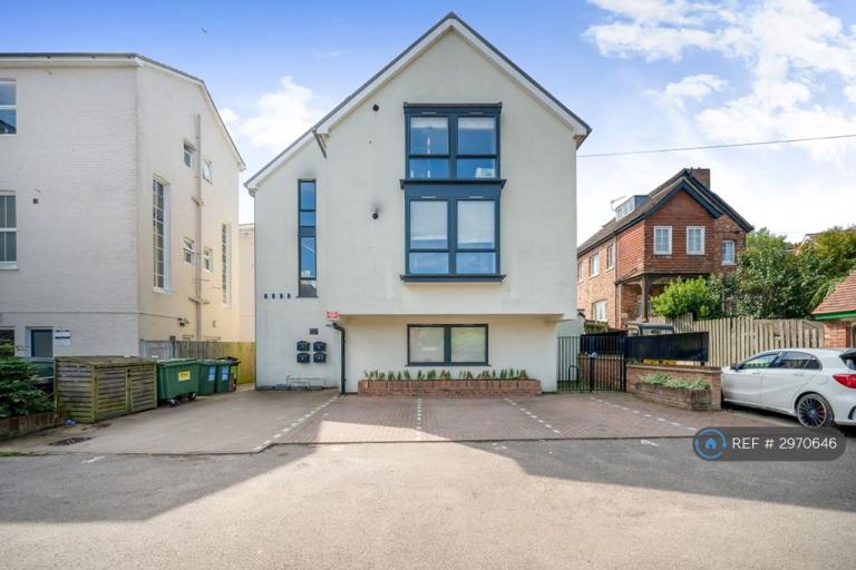 1 bedroom flat in Grosvenor Court, Tunbridge Wells, TN1 (1 bed) (#2970646)