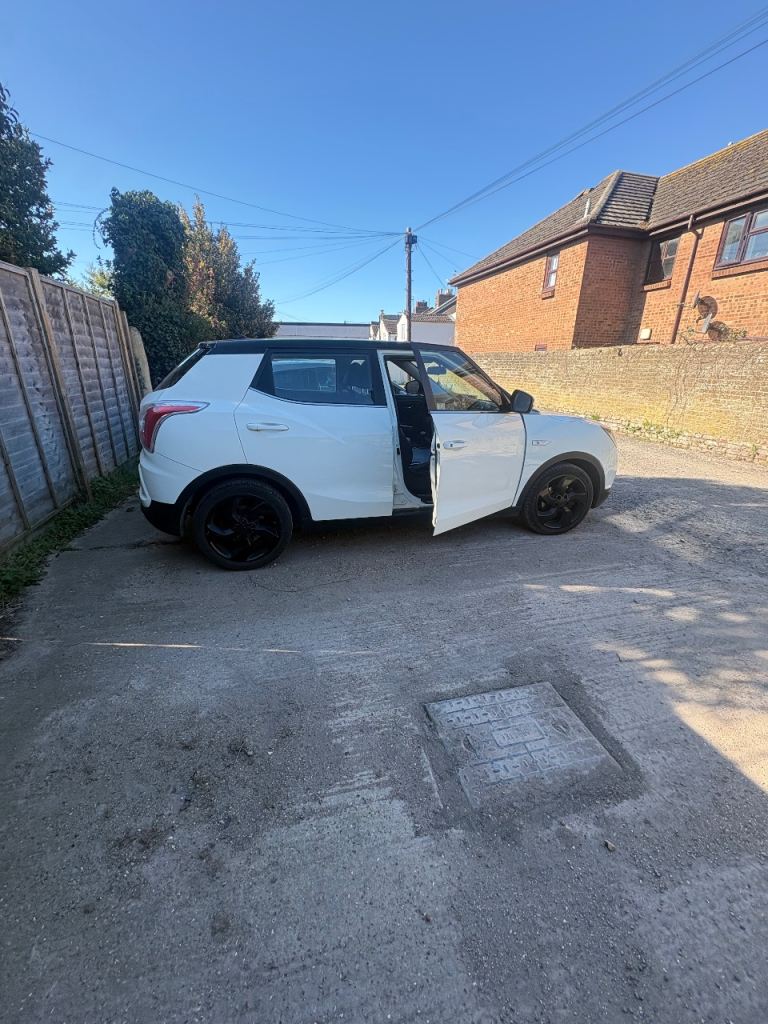 Ssangyong, TIVOLI, Hatchback, 2016, Manual, 1597 (cc), 5 doors