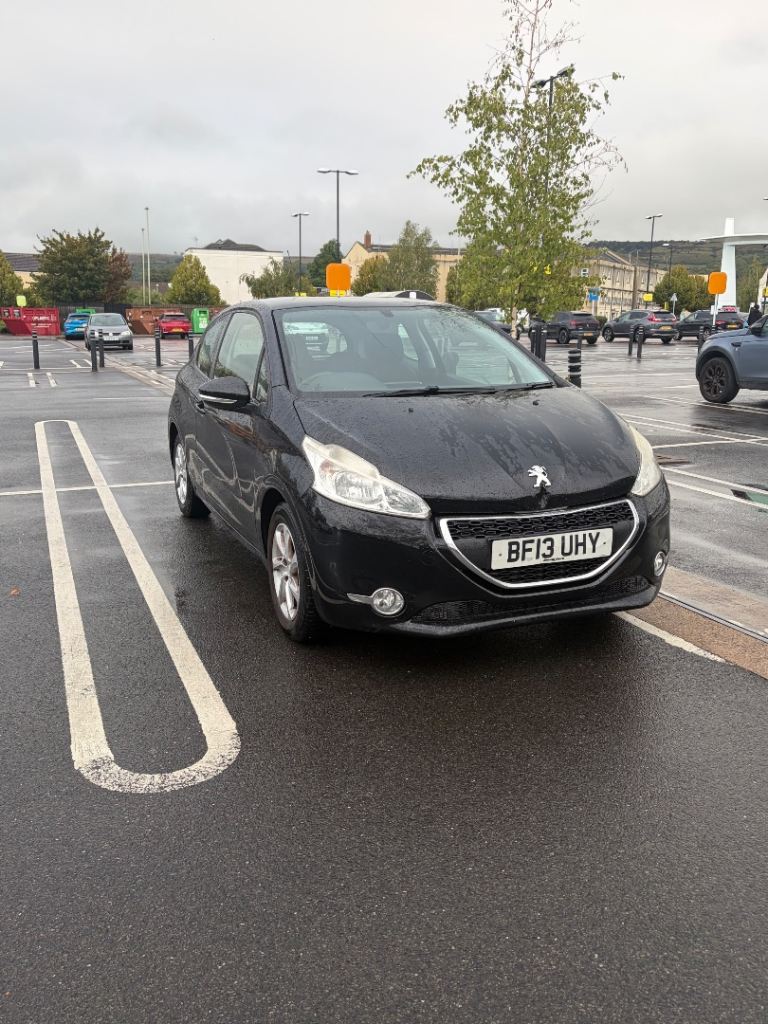 Peugeot, 208, Hatchback, 2013, Manual, 1199 (cc), 3 doors
