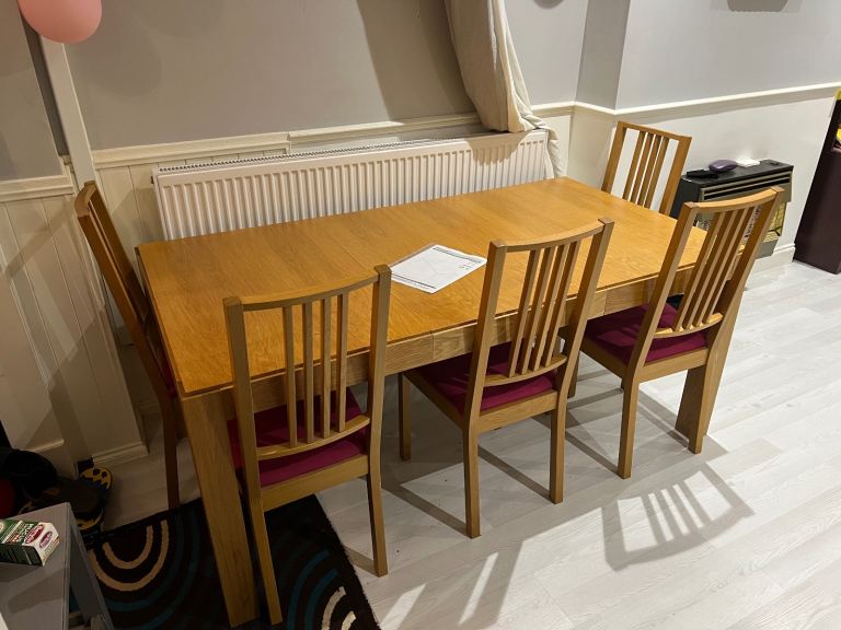 Dining table set CAN DELIVER 