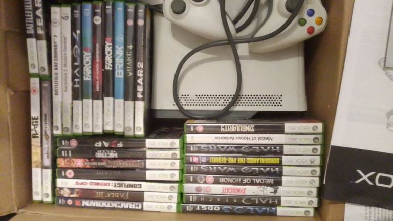X Box 360 with 29 games