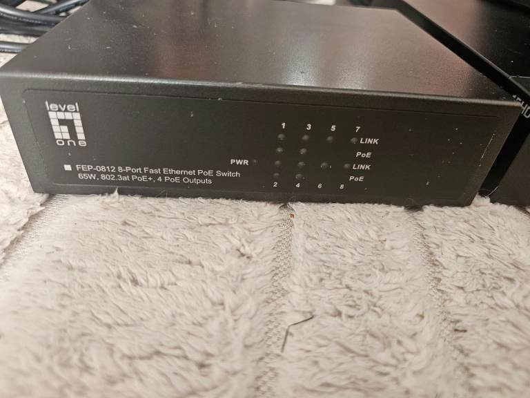 LevelOne 8-Port Fast Ethernet PoE Switch FEP-0812