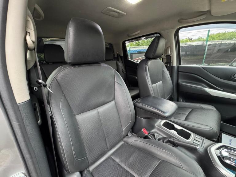 2017 Nissan Navara Double Cab Pick Up Tekna 2.3dCi 190 4WD Auto PICK UP DIESEL Automatic