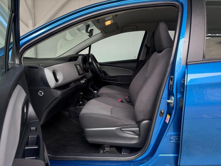 2015 Toyota Yaris 1.33 VVT-i Icon 5dr CVT HATCHBACK PETROL Automatic