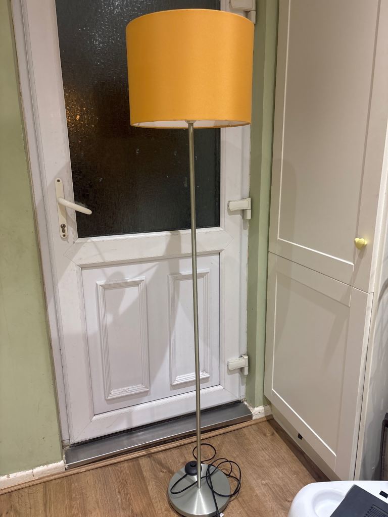Floor lamp