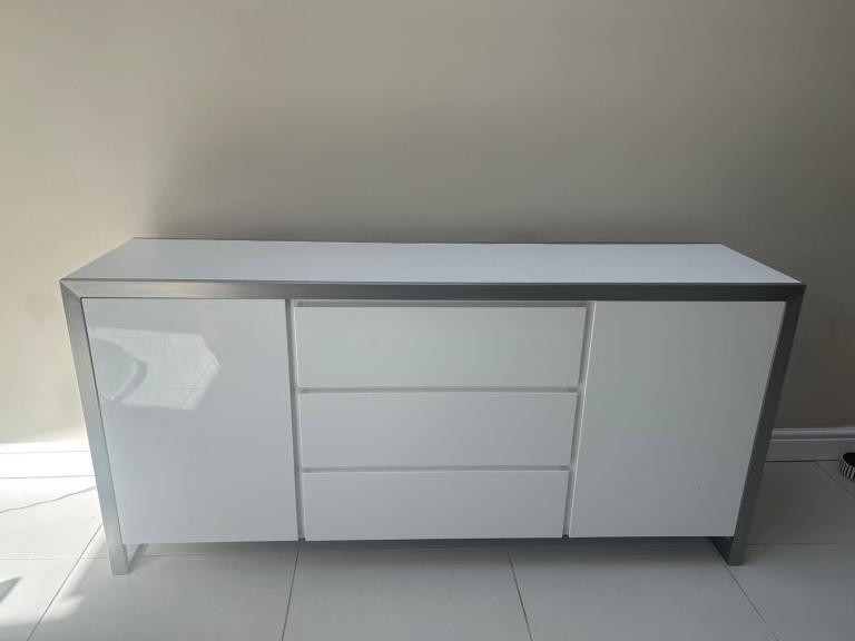 Large white sideboard. Free to collect London SE15 