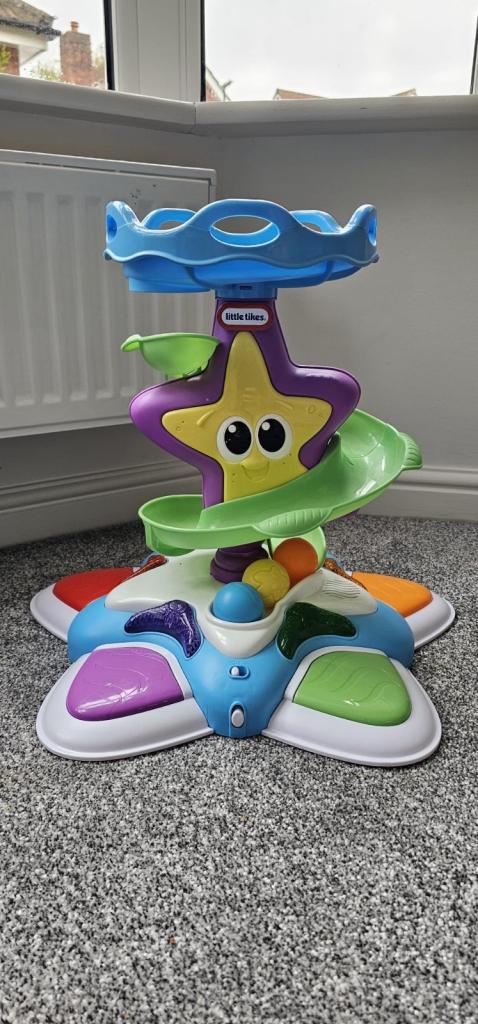 Little Tikes stand and dance starfish