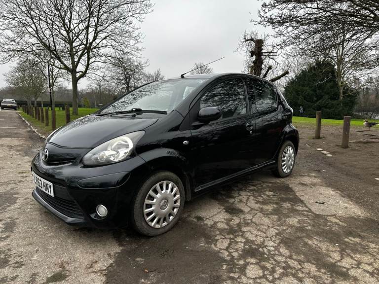 Toyota, AYGO, 2013, Low Mileage, 1 Year MOT, Leather Seat, Hatchback, Manual, 998 (cc), 5 doors