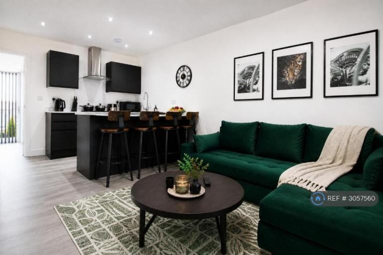 11 bedroom flat in Rumney, Cardiff, CF3 (11 bed) (#3057560)
