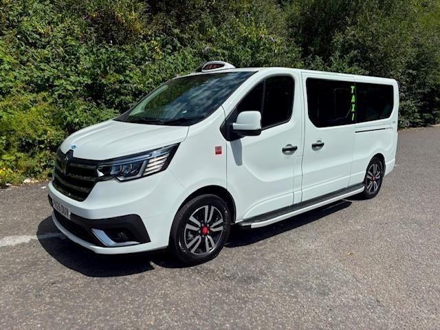NEW Renault Trafic Combi Minibus Taxi Hackney WAV 9 seats L2 H1 LWB VOYAGER 