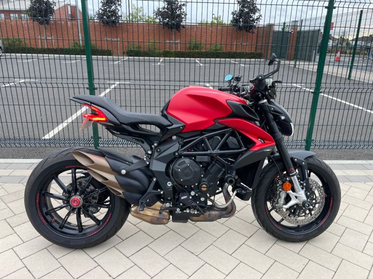 MV AGUSTA DRAGSTER ROSSO 800 – 2023 – SHOWROOM CONDITION – ONLY 2,000 MILES – FULL SERVICE HISTORY