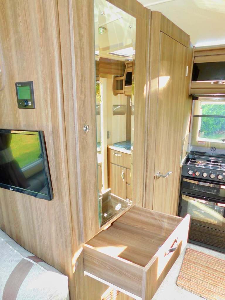 Auto-Sleeper Broadway Peugeot 2.0L Luxury 2 Berth Motorhome for sale