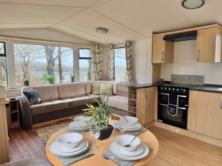 PRE-LOVED HOLIDAY HOME IN CORNWALL ON 12 MONTH PARK