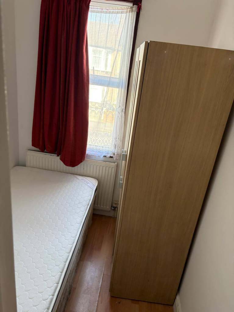 Box room to rent in barking £480 pcmm