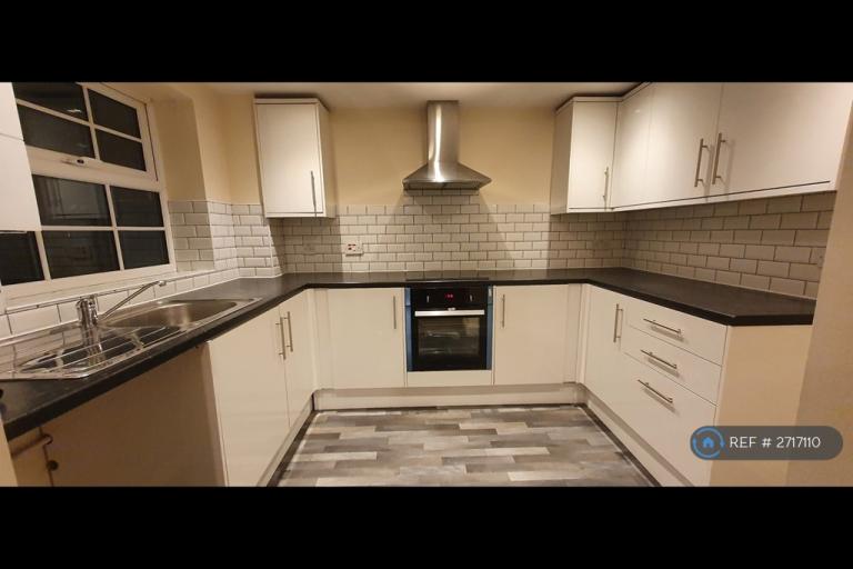 2 bedroom flat in The Barrel, Kidderminster, DY10 (2 bed) (#2717110)