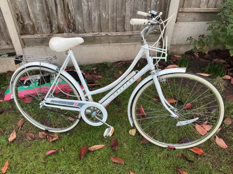 Raleigh ladies 3 speed bicycle ,ready to ride