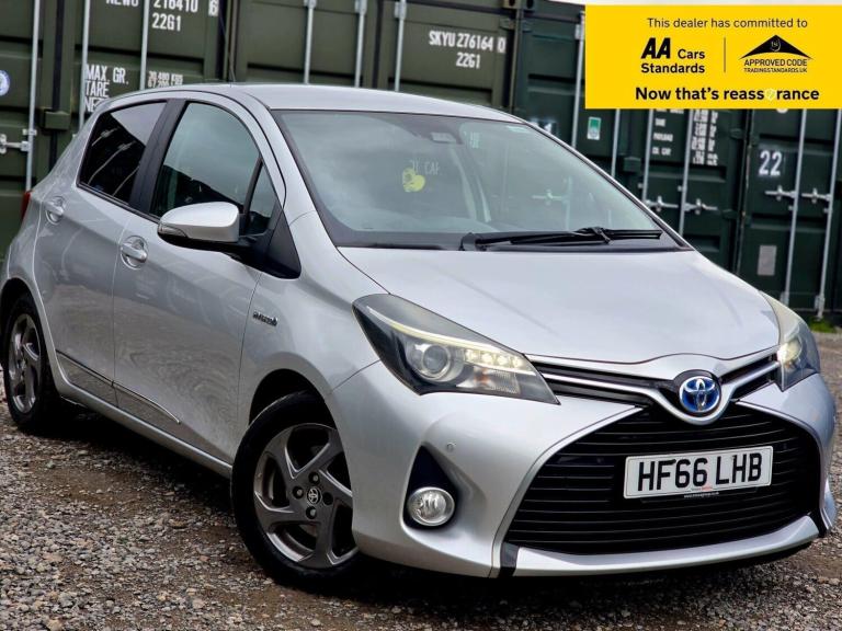 2016 Toyota Yaris 1.5 VVT-h Excel Hatchback 5dr Petrol Hybrid E-CVT Euro 6 (Safety Sense, 15i Hat...