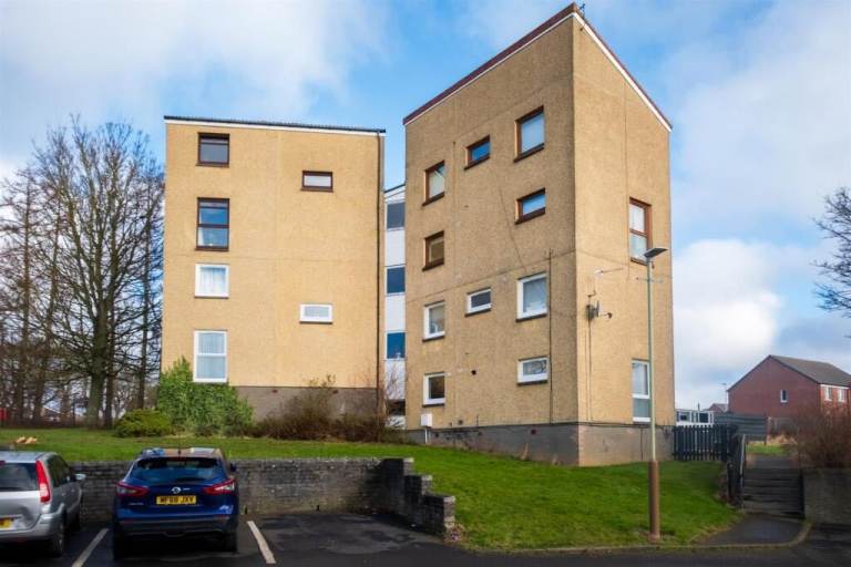 Unfurnished one bed flat to rent near Ninewells 