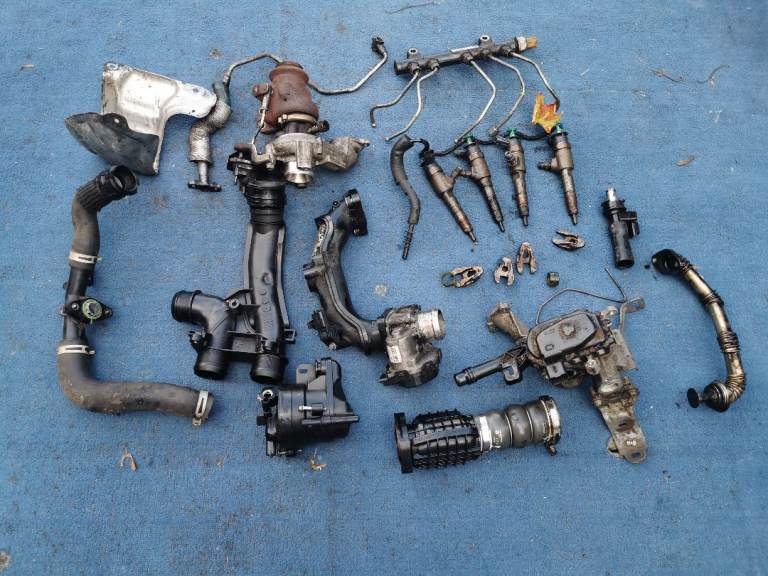 Peugeot partner 2016 blue HD 1.6, turbo, injecters, and throttle body all in. 