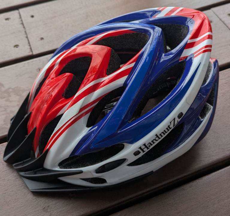 🚴BUNDLE of Bike Accessories – Helmet, Pump, Safety Gear, 8 x Water Bottles & 5 x Books🚴