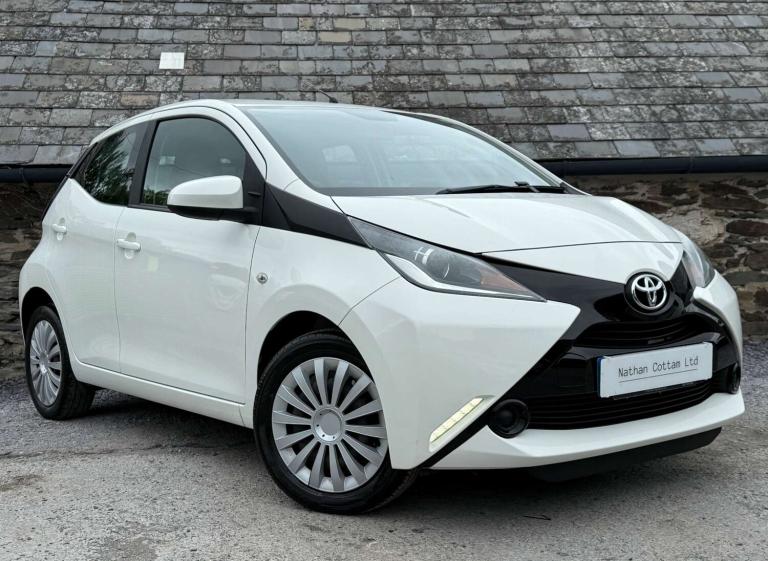 2016 Toyota AYGO 1.0 Aygo X-Play VVT-i 5dr Hatchback Petrol Manual