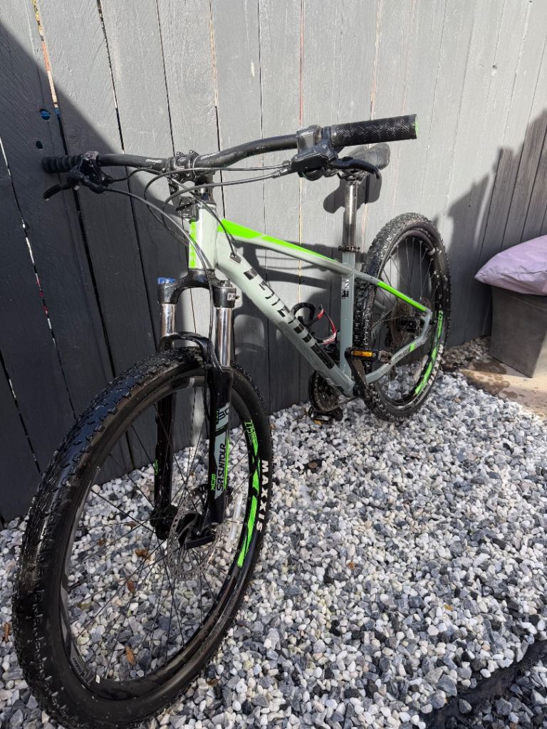Men’s giant talon mountain bike 
