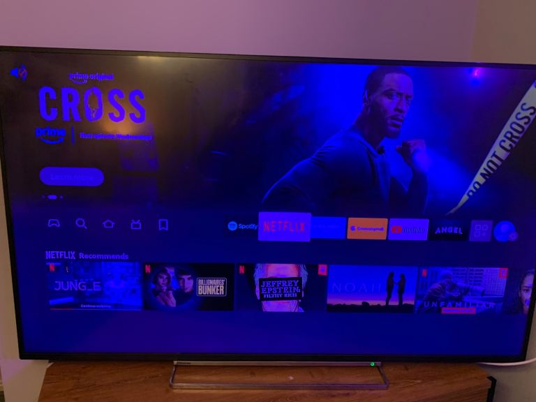 65” 4K smart tv