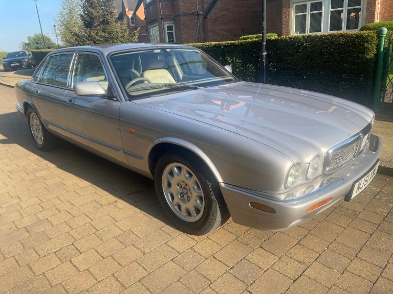 2001 JAGUAR XJ8 EXECUTIVE SWB 3.2 V8 PETROL 4DR SALOON EURO 2 240 BHP 
