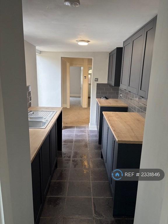 1 bedroom flat in Saunders Street, Gillingham, ME7 (1 bed) (#2331846)
