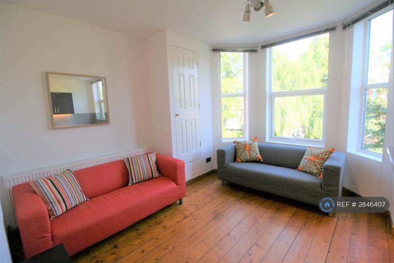 3 bedroom flat in Old Lansdowne Road, Manchester, M20 (3 bed) (#2846407)