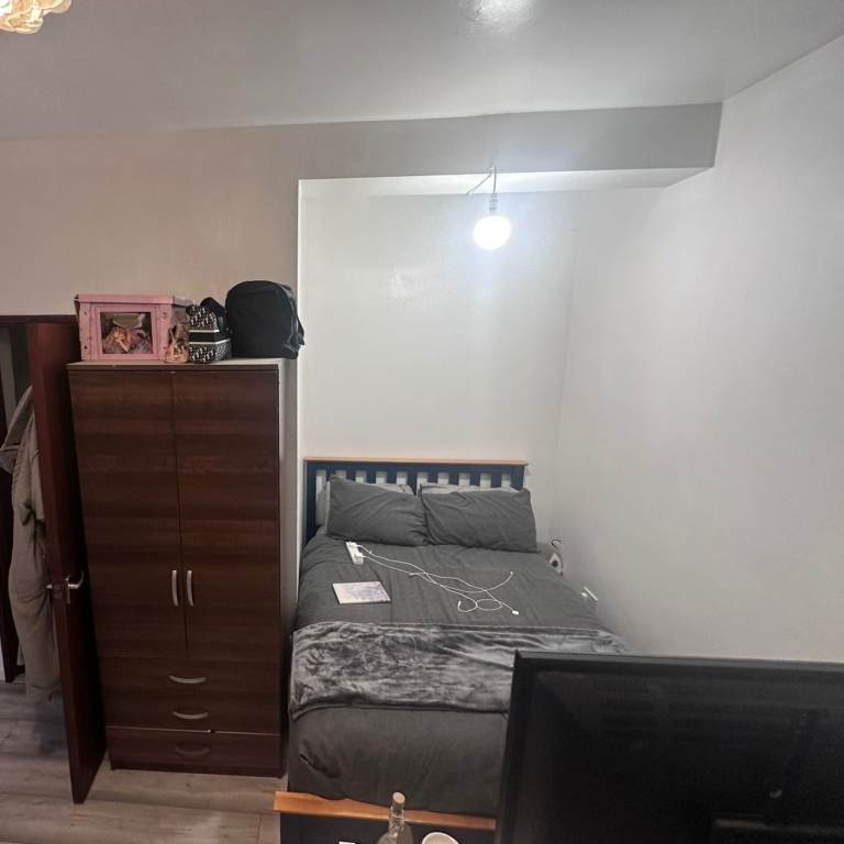Studio flat - Shirley - BILLS INC - Available 27th February 2026