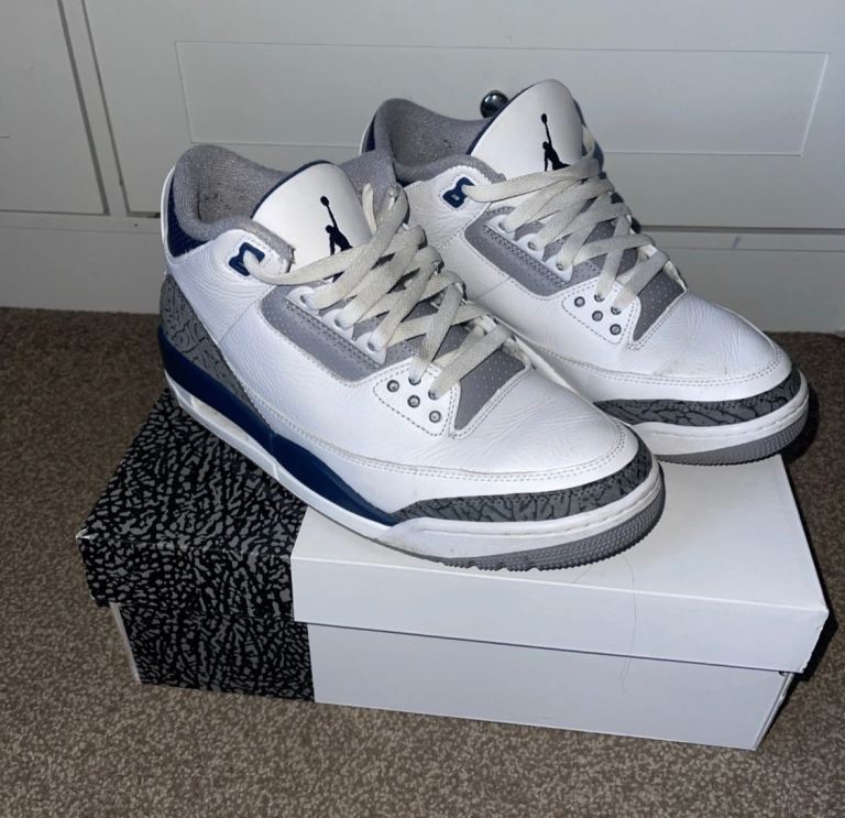 Air Jordan 3 midnight navy’s 