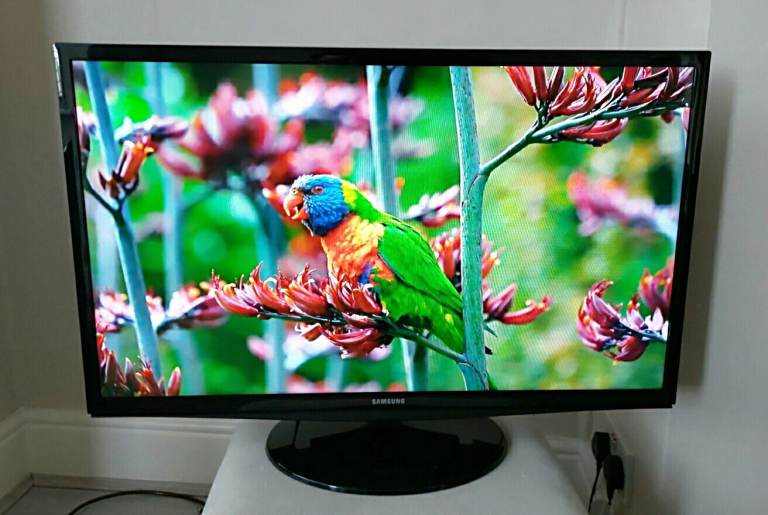 image for Samsung TV, 28 Inch Screen, Great Quality TV