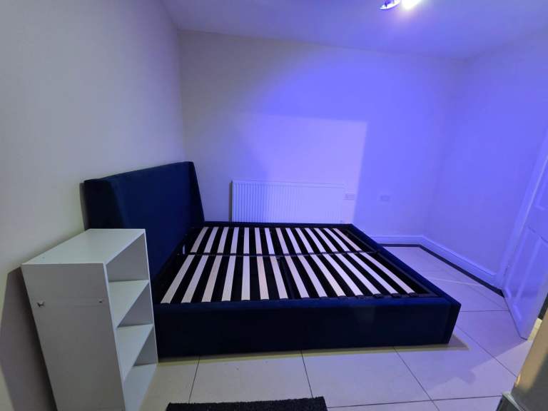 Double Ensuite Room to Rent – TW5 0LX – Bills Included – Available Now