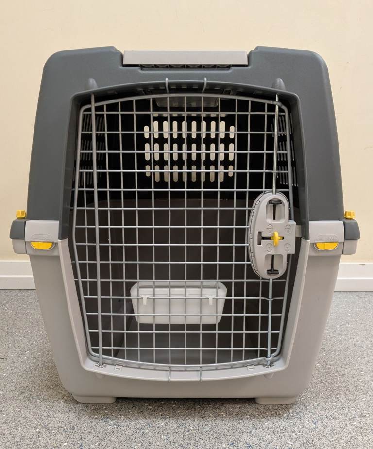 Pet Carrier with Wheels – Grey, Good Condition