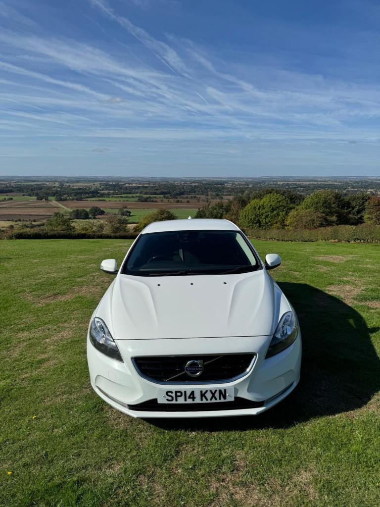 Volvo, V40, Hatchback, 2014, Manual, 1560 (cc), 5 doors