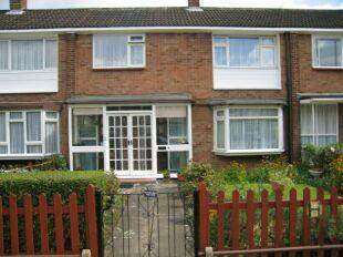 Studio / 1 bed flat to let in Wanstead E11