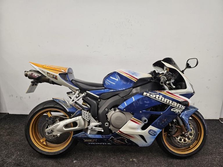 HONDA CBR1000RR ** AIR BRUSH PAINT - FULL HISTORY - QUILL EXHAUST **