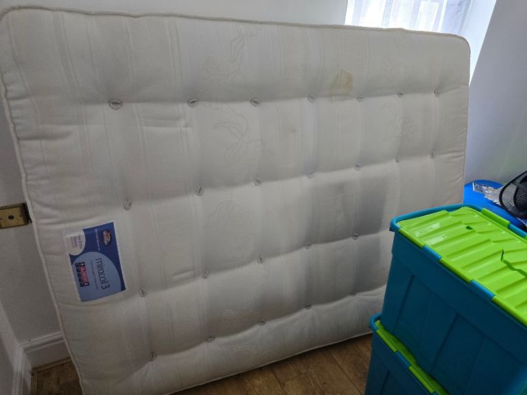 Silent Night Miracoil 3 Viva Orthodox Classic King Mattress
