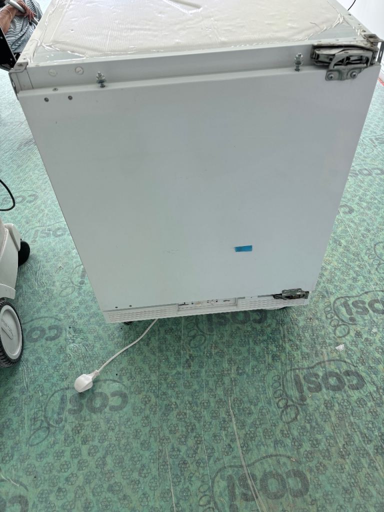 Zanussi Undercounter integrated Freezer - White, Good Condition