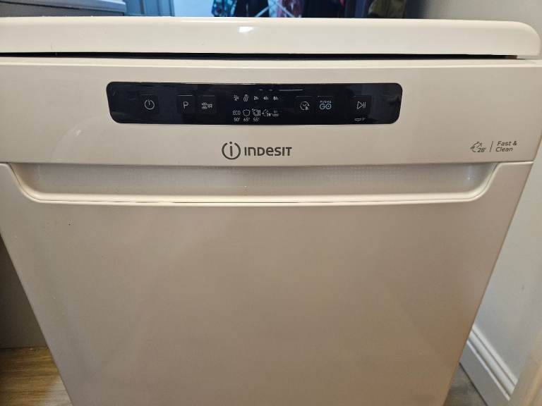 INDESIT DFC 2B+16 UK Full-size Dishwasher - White | in Appleton ...