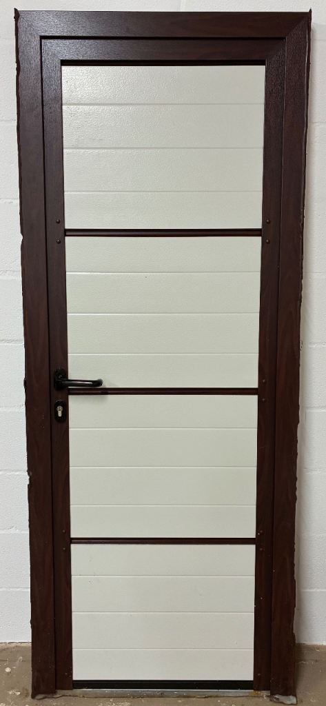 External personnel garage door