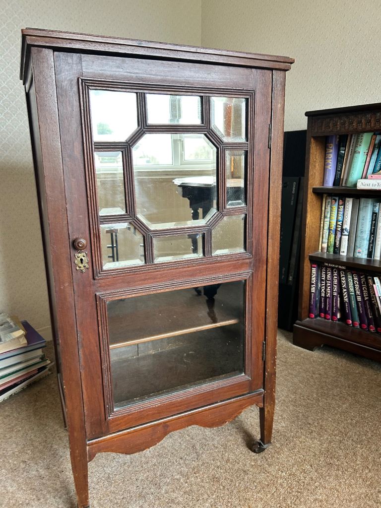 Full set of Lounge / dining room furniture 