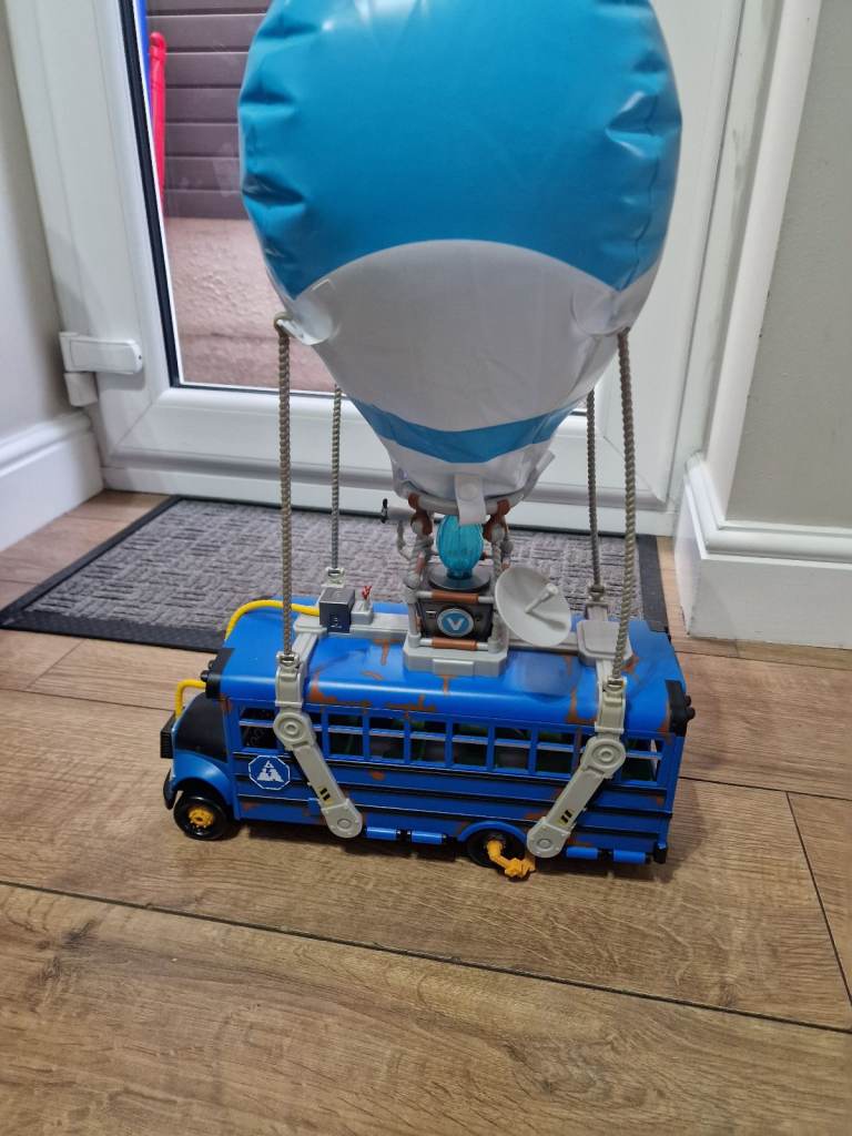 Deluxe fortnite battle bus, with lights and sounds