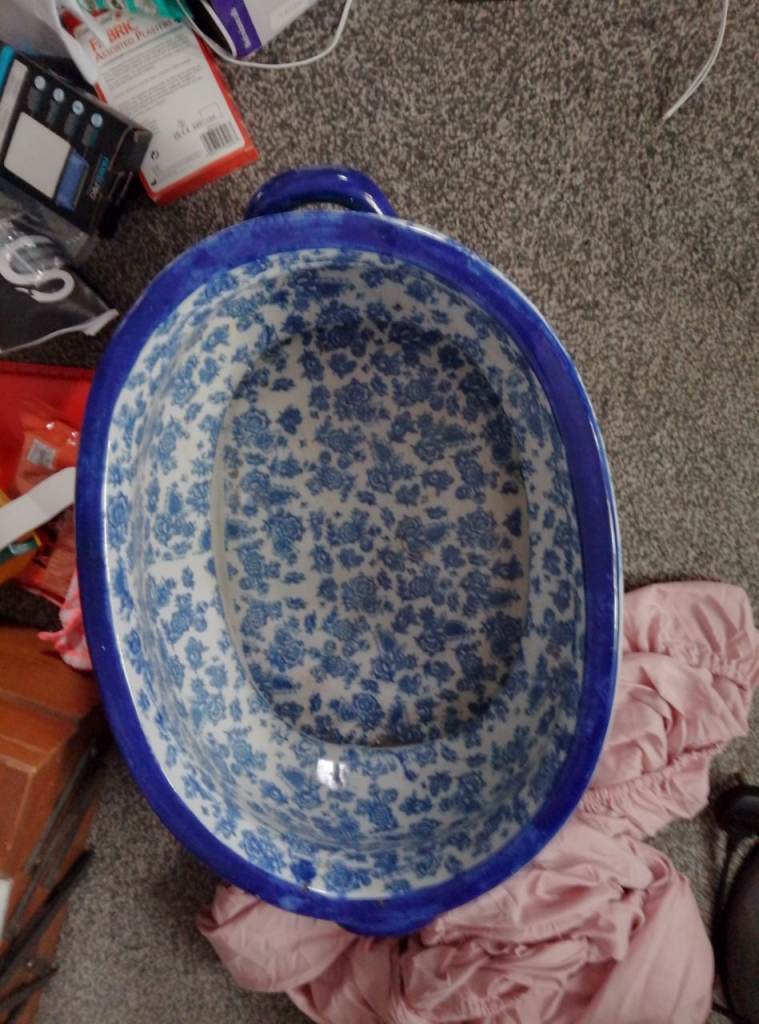 Delpt oval pot 