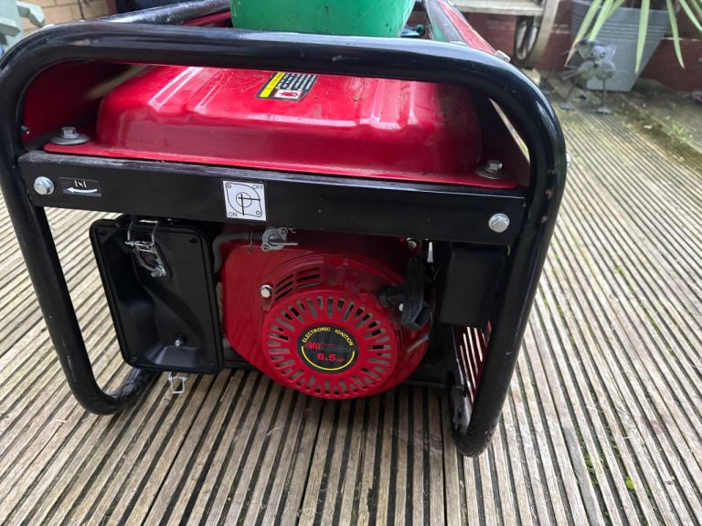 Mil petrol generator