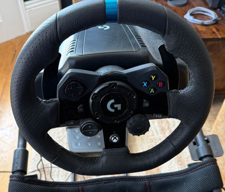 Logitech G923 Racing Wheel + Playseat Challenge Actifit Chair