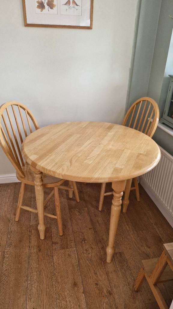 Wooden Round Dining Table with 4 Chairs – Good Condition