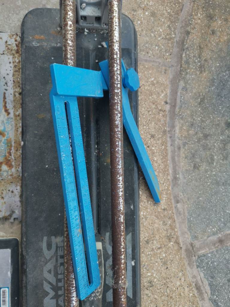Mac Allister Tile Cutter with Trowel and Spatula