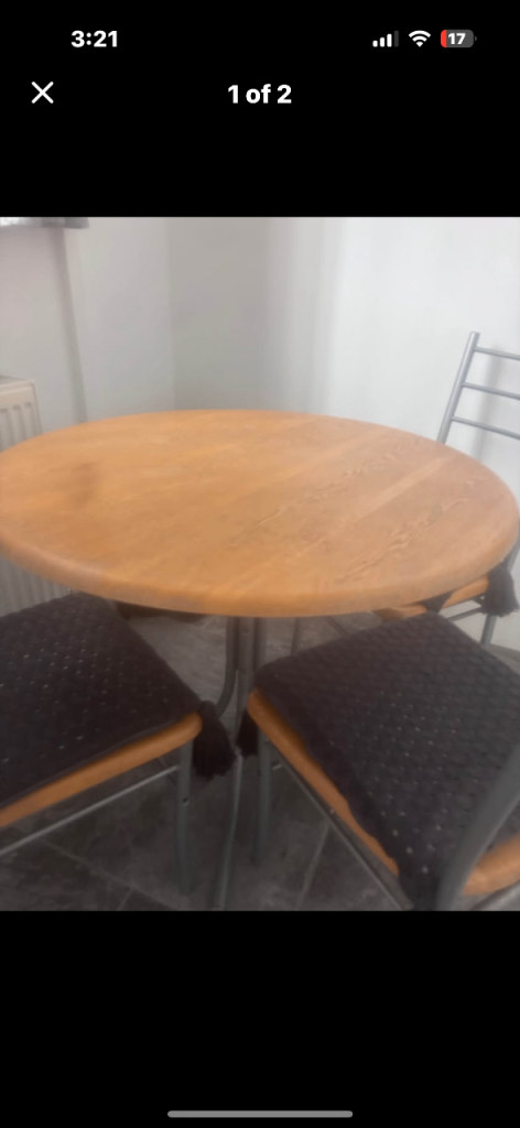 Round Wooden Dining Table – Good Condition